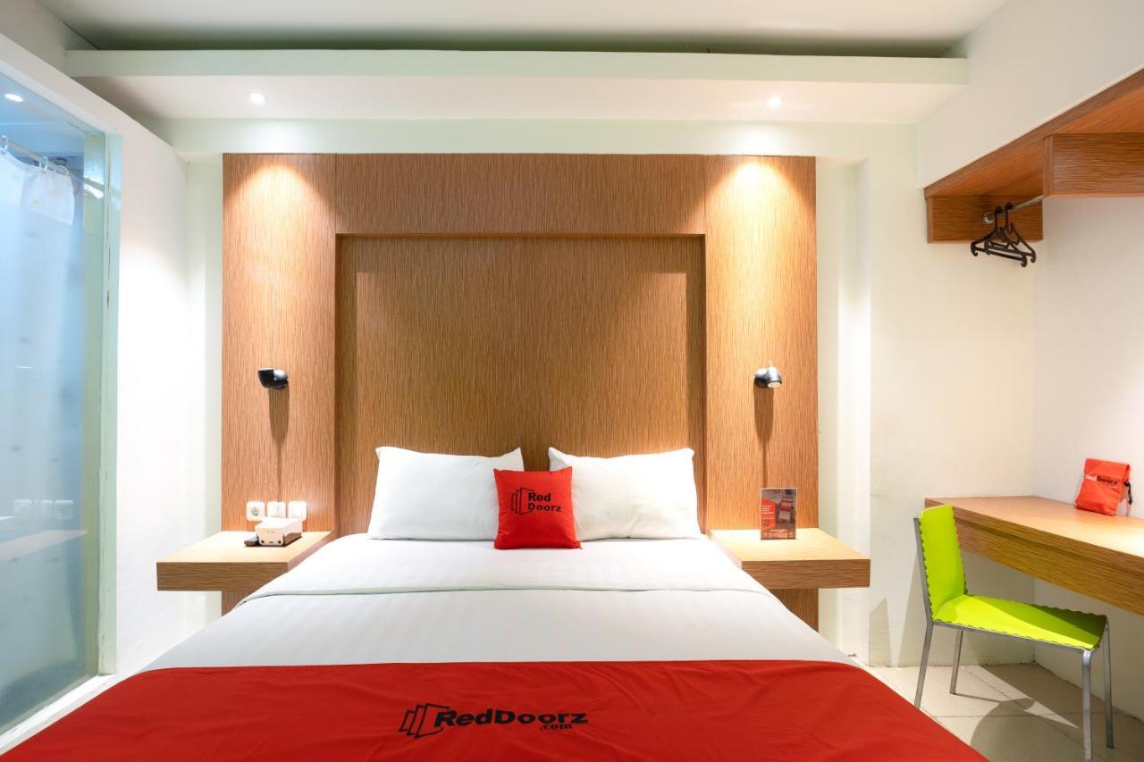 Reddoorz Apartment At Bogor Valley Exterior photo