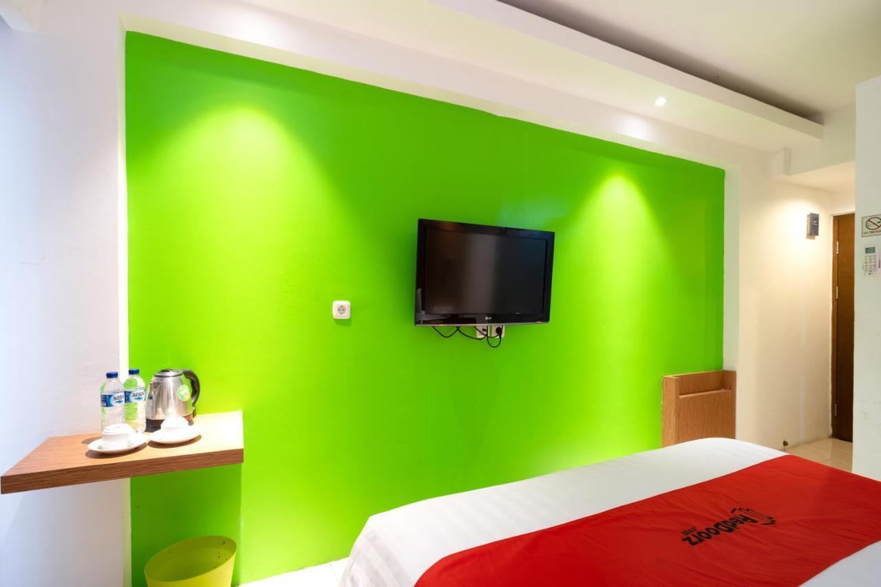 Reddoorz Apartment At Bogor Valley Exterior photo