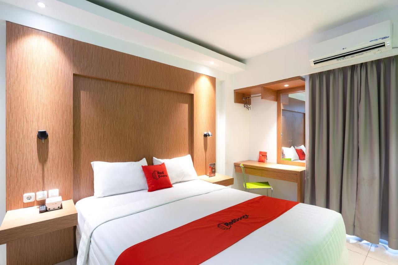 Reddoorz Apartment At Bogor Valley Exterior photo